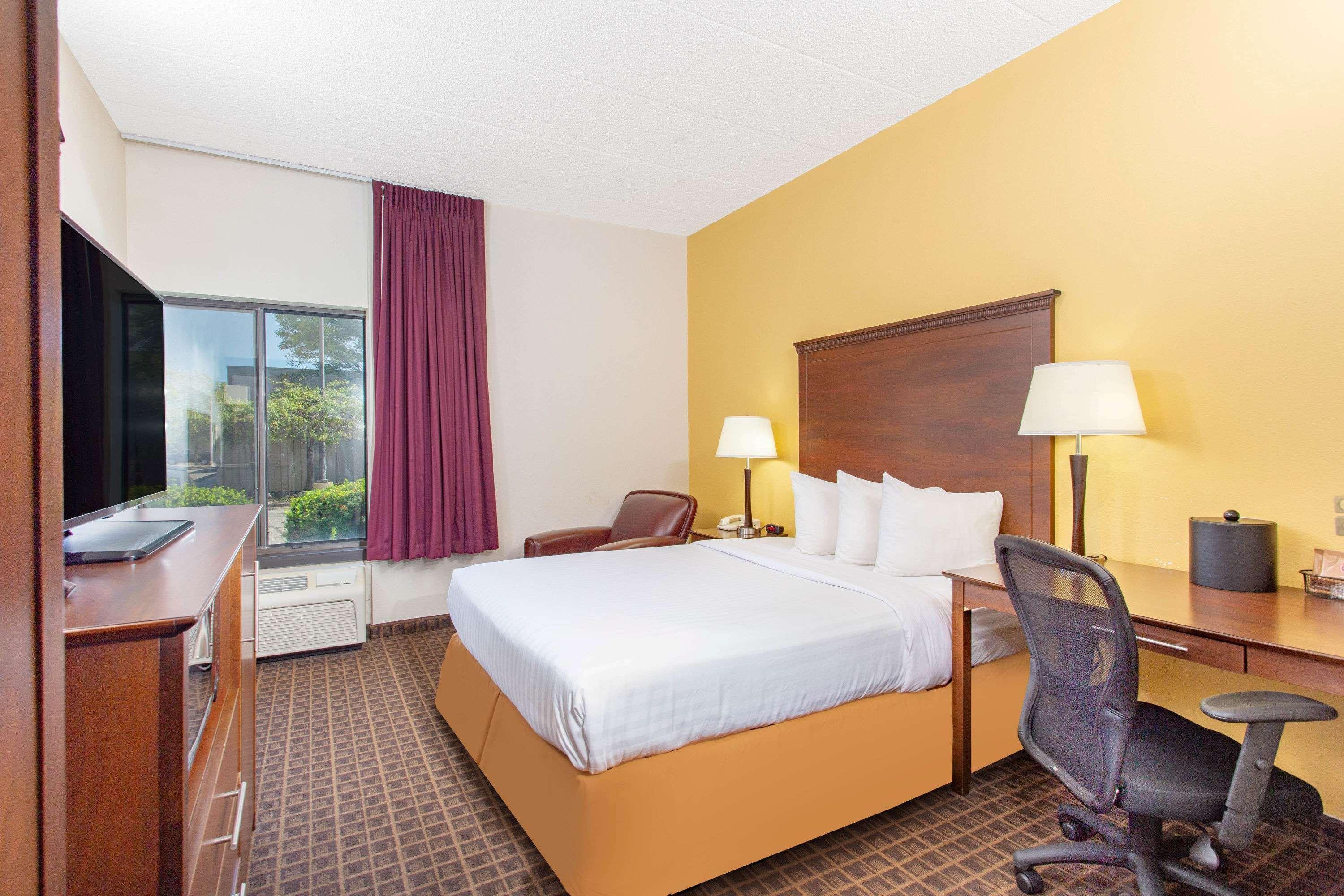 Americinn By Wyndham Madison West Kültér fotó