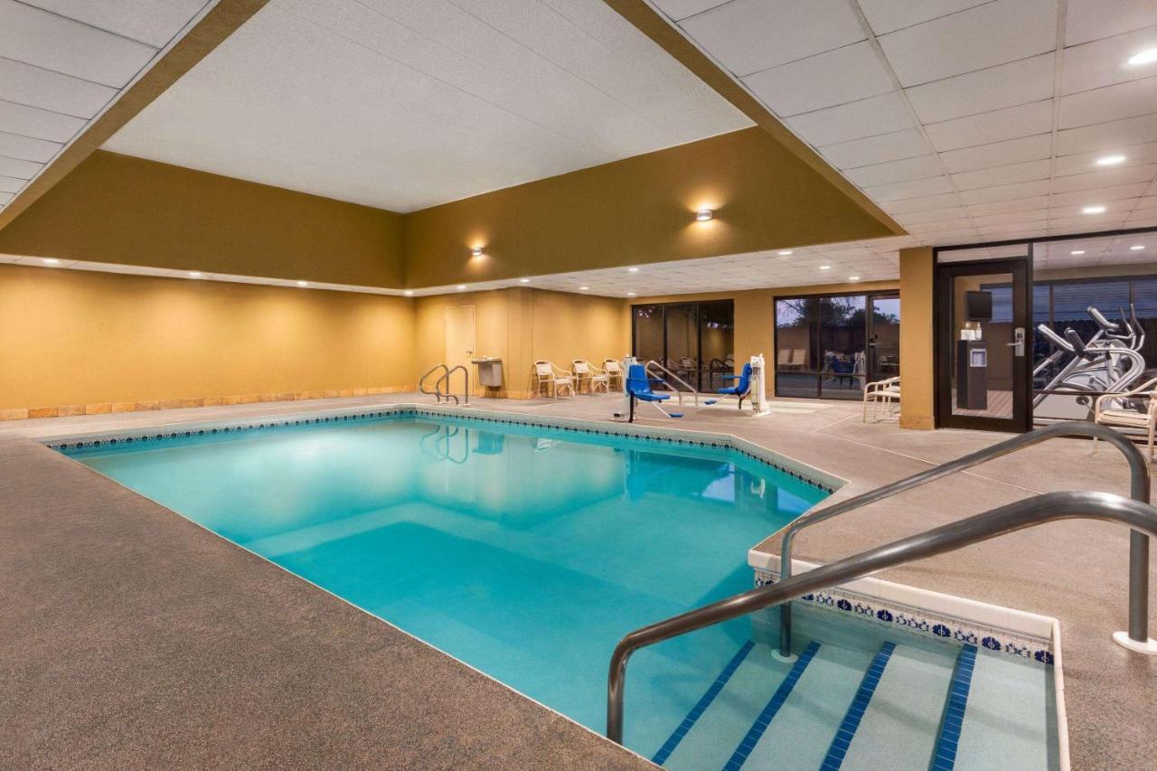 Americinn By Wyndham Madison West Kültér fotó